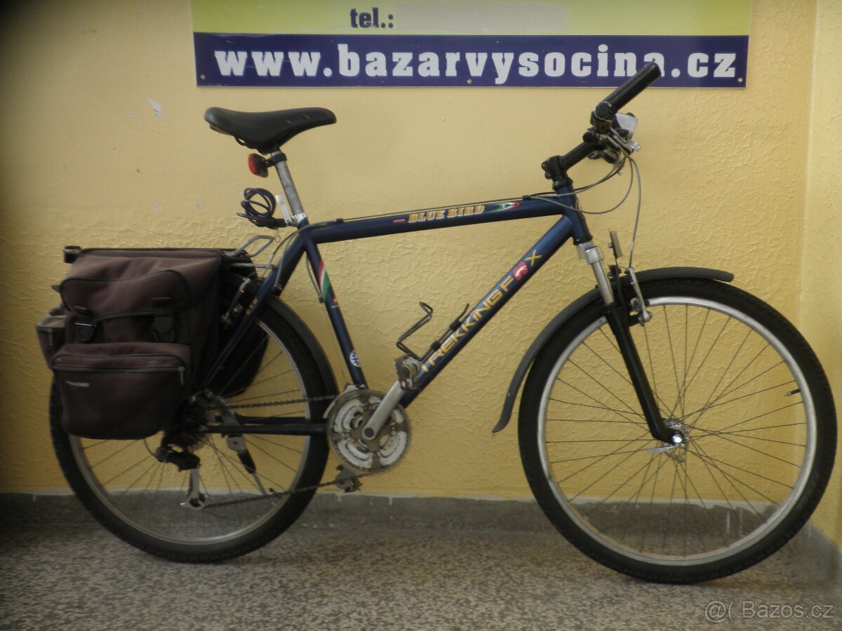 Horské nebo trekinkové kolo s výbavou