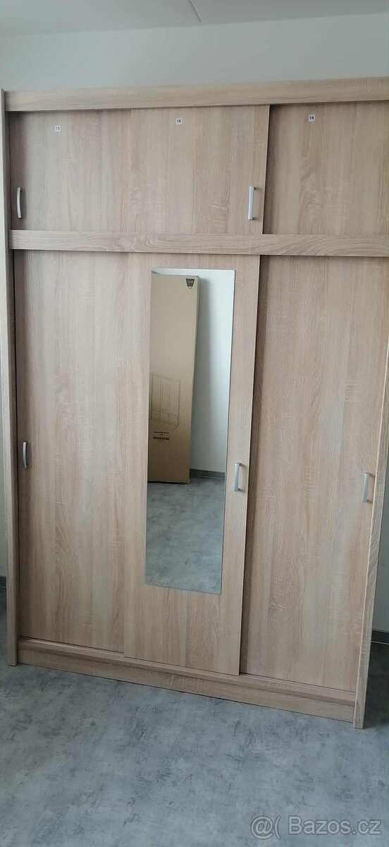 Skříň JYSK