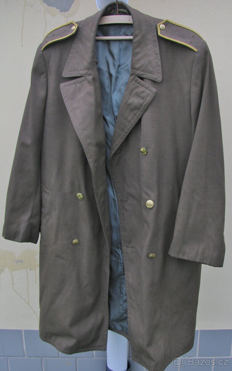 STARÝ VOJENSKÝ NEBO VB KABÁT