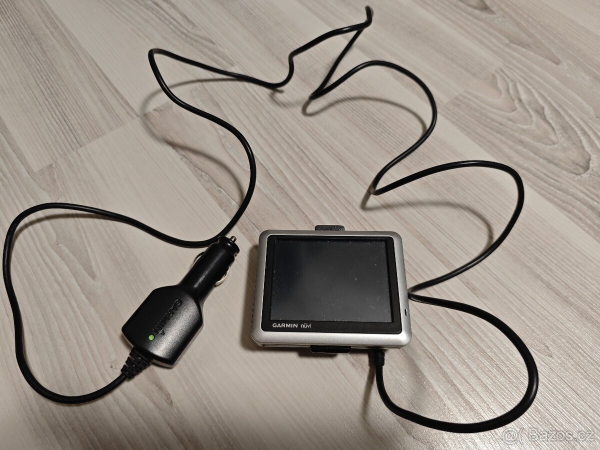 Navigace do auta - Garmin nüvi 1200