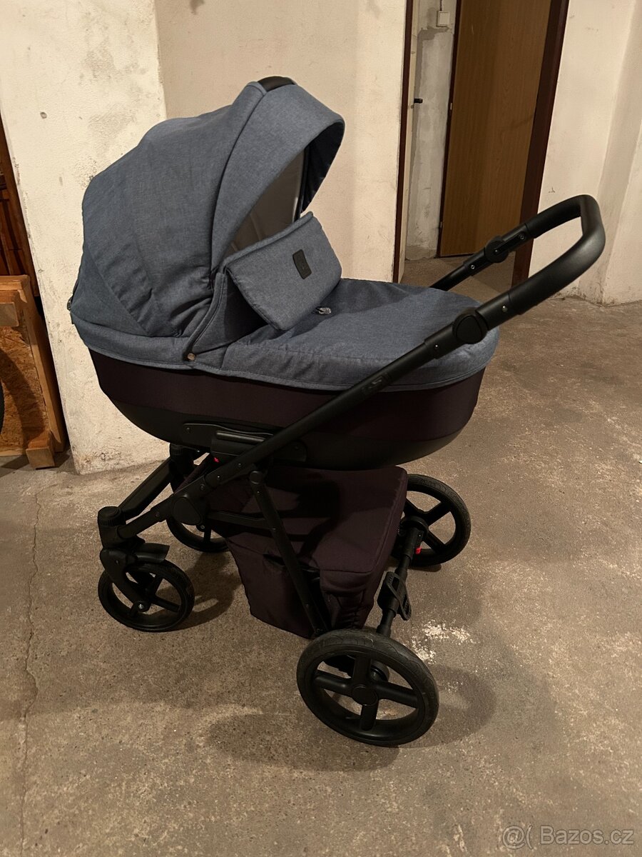 Prodám kočárek Camarelo Navo