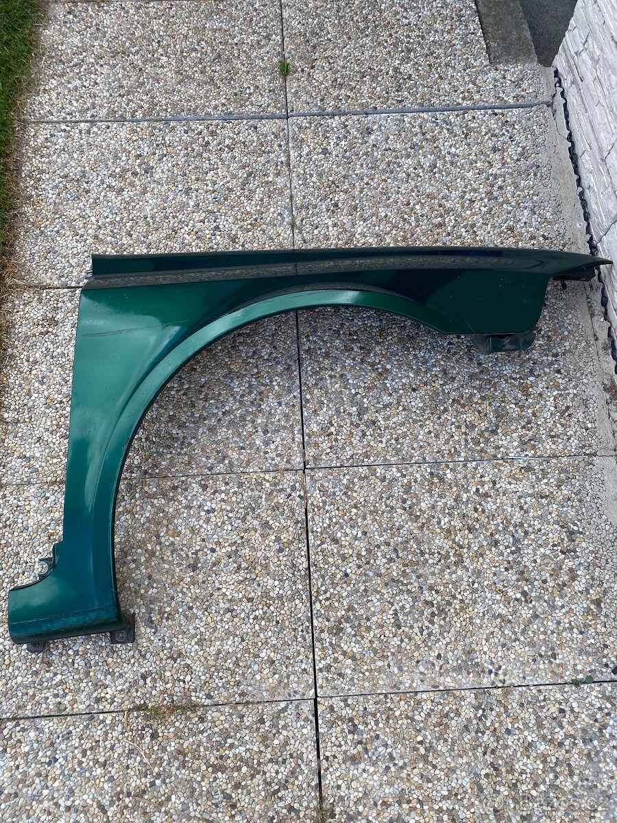 Renault Laguna II, pravý přední blatník