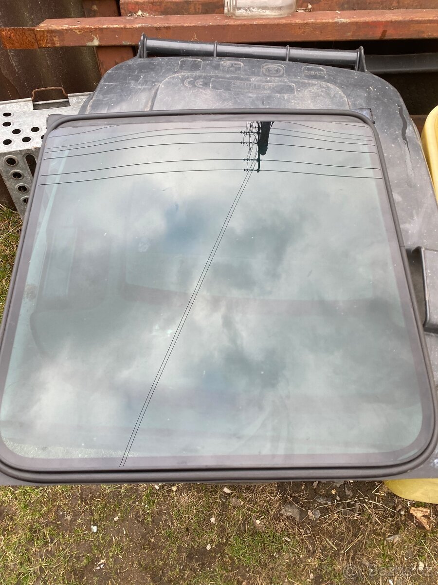 Sklo - boční posuvné dveře multivan