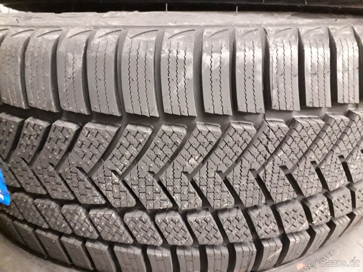 Nová zimní pneu Sunny 225/45/17 ,záruka 1520 kč s DPH