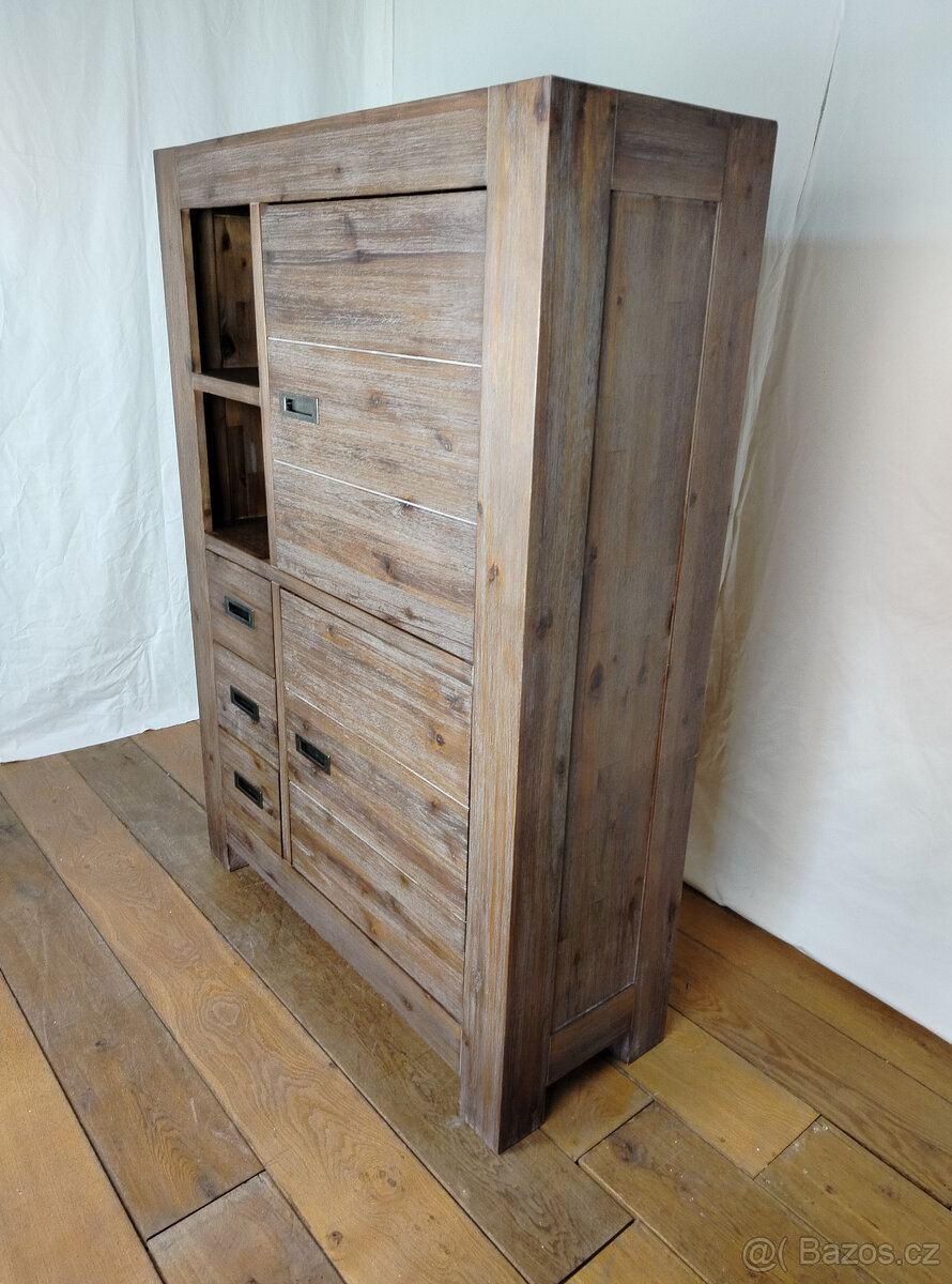Skříň moderní