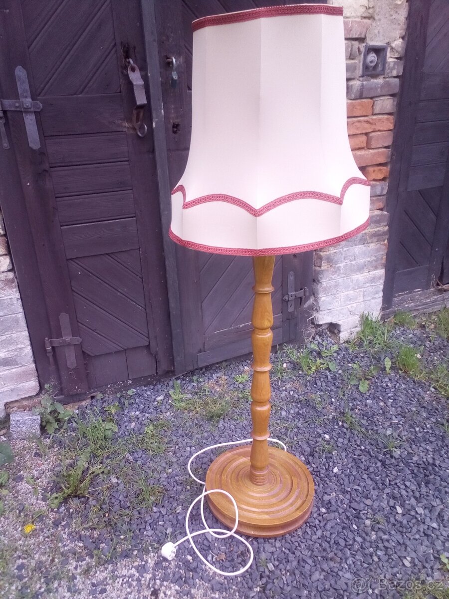 Lampa retro hezka