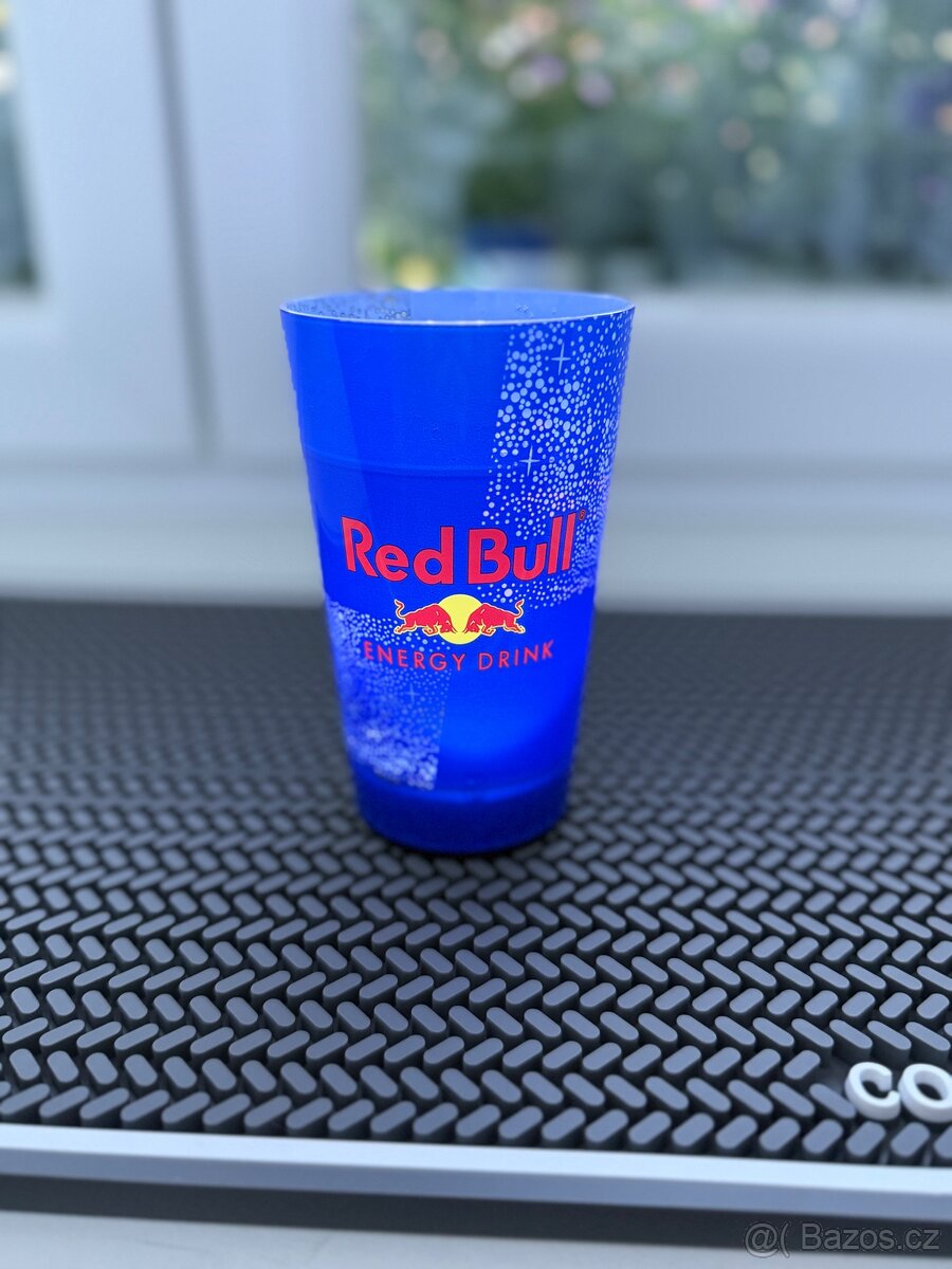Red Bull Kelímky nepoužité svítící