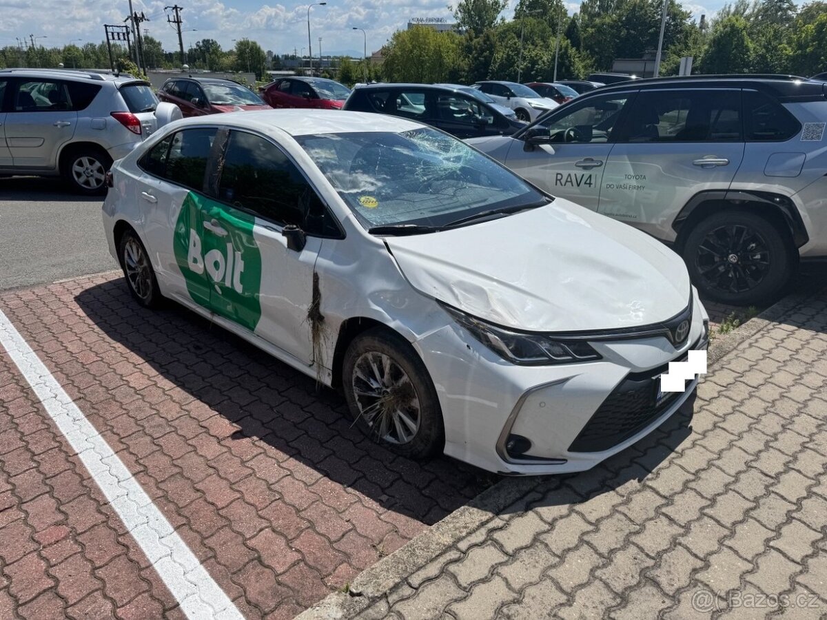 Corolla 09/2024 havarovaná