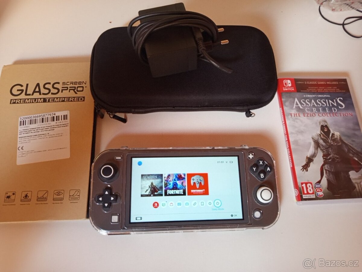 Nintendo Switch lite v krásném stavu