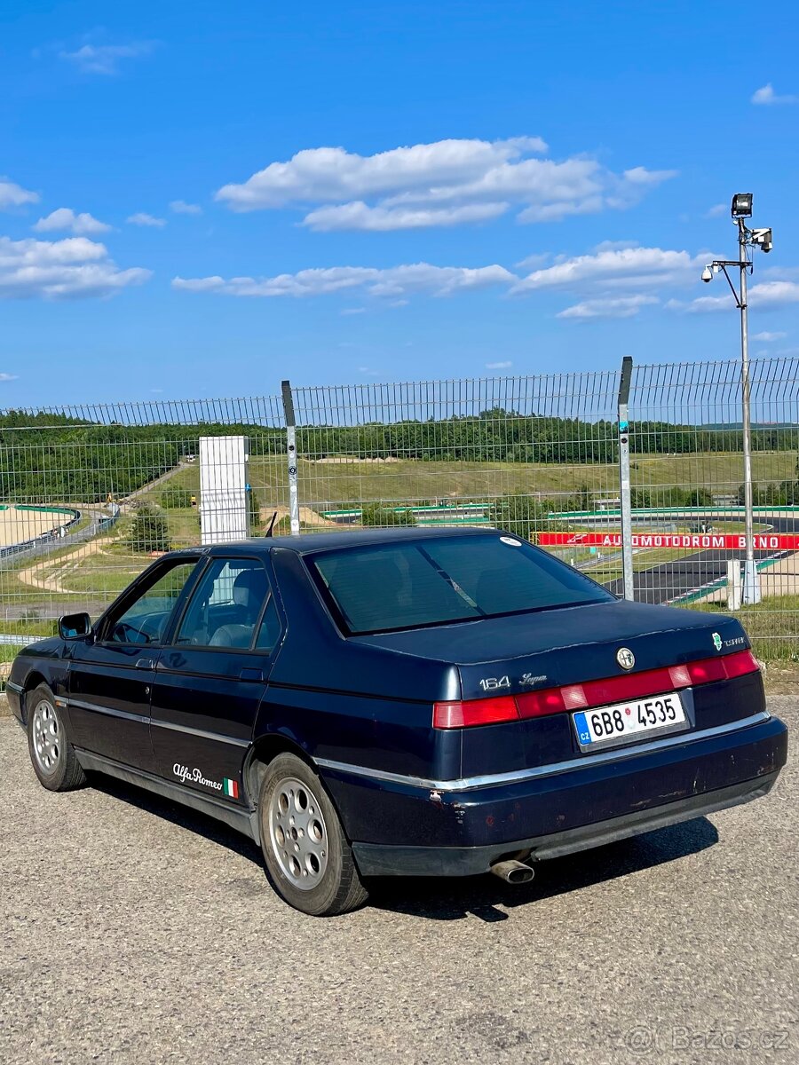 Alfa Romeo 164