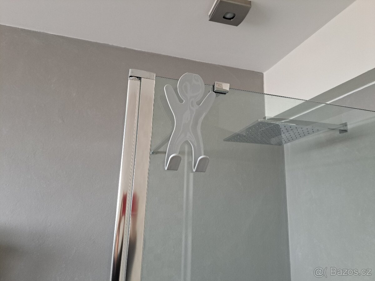 Věšák do sprchového koutu