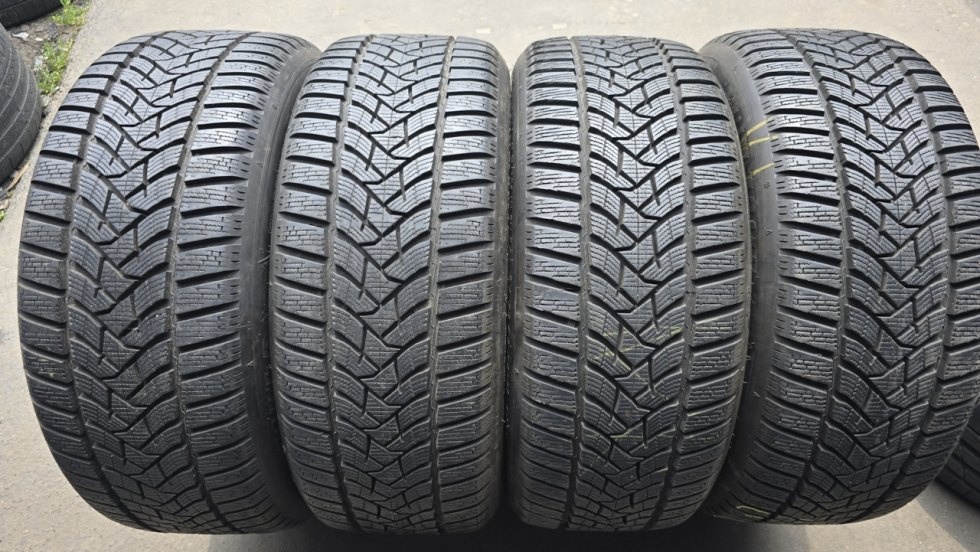 Zimní pneu 225/45/18 Dunlop