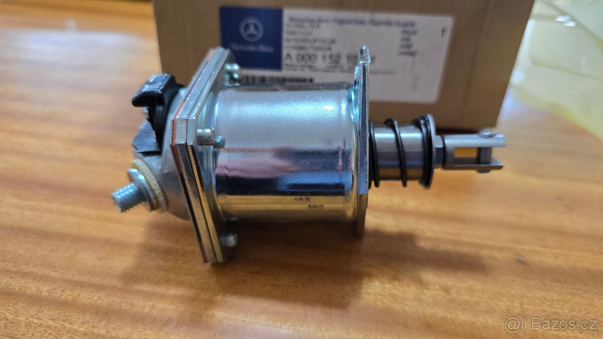 MERCEDES PONTON 220 cívka startéru A0001521011 nová