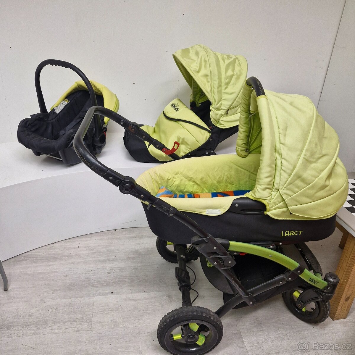 prodáme komplekt kočárku 3v1