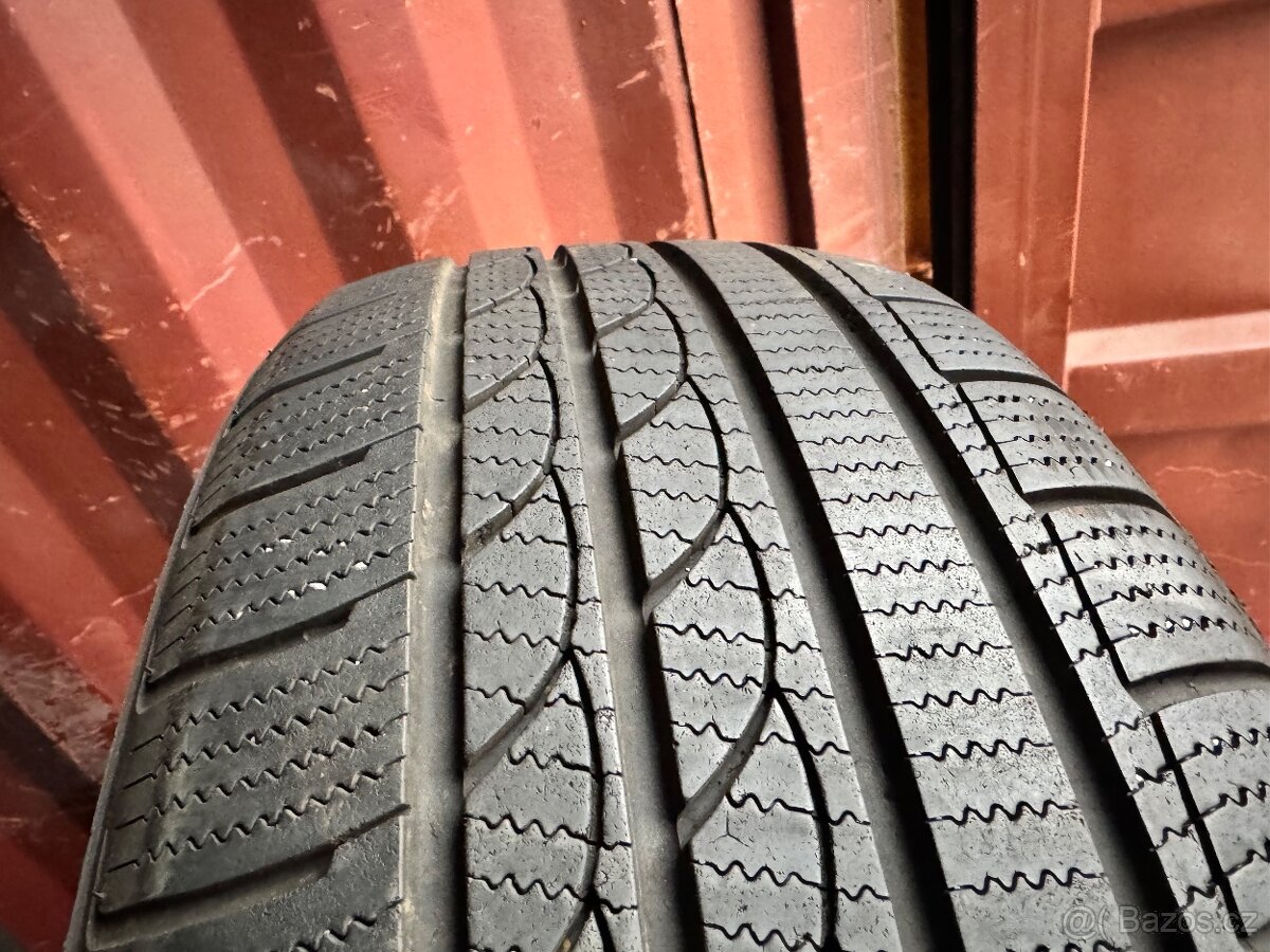 215/55 R17 98V zimní pneu sada 4 kusy zánovní
