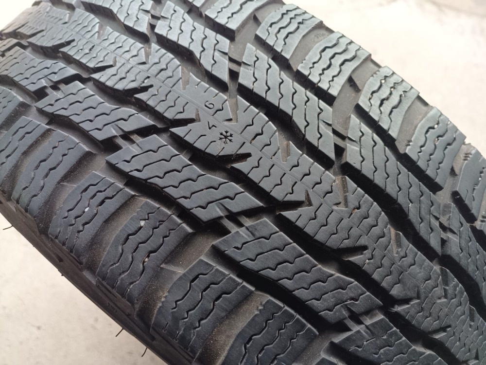 215/60 R17C NOKIAN (0720)
