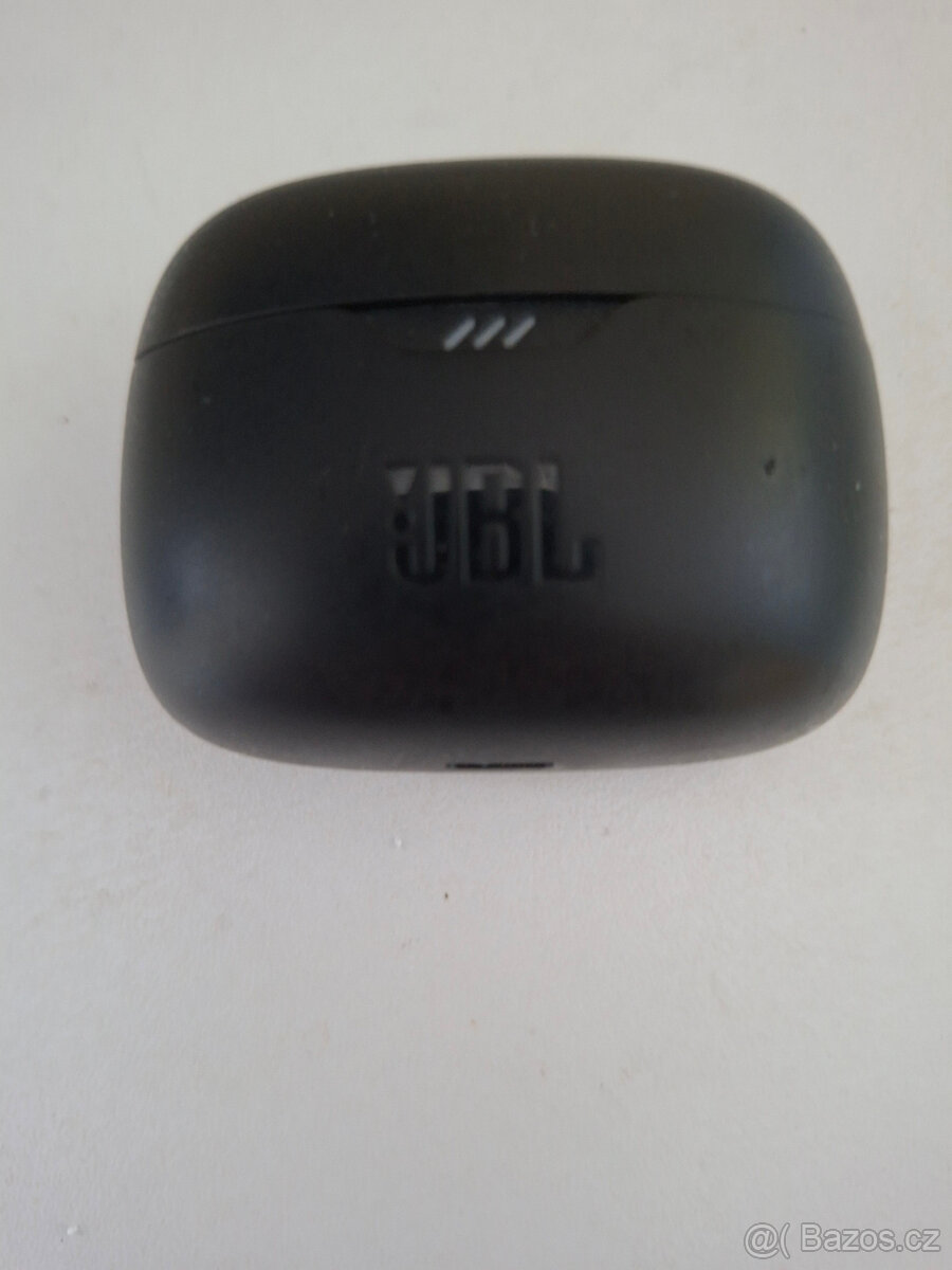 Prodám nabíjecí pouzdro JBL