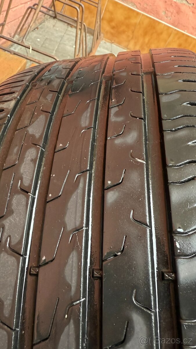 245/45 R18 96W Continental