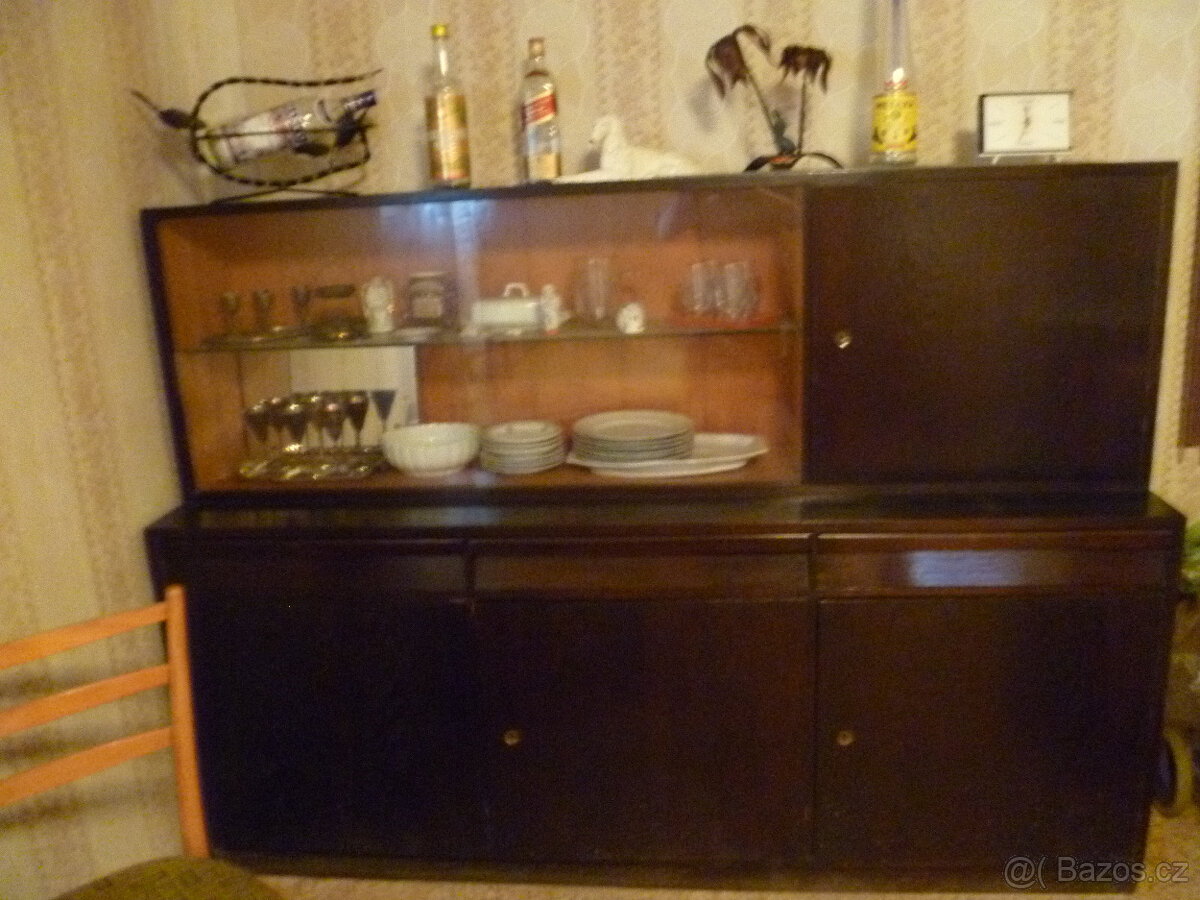 Retro sekretář/kredenc levně