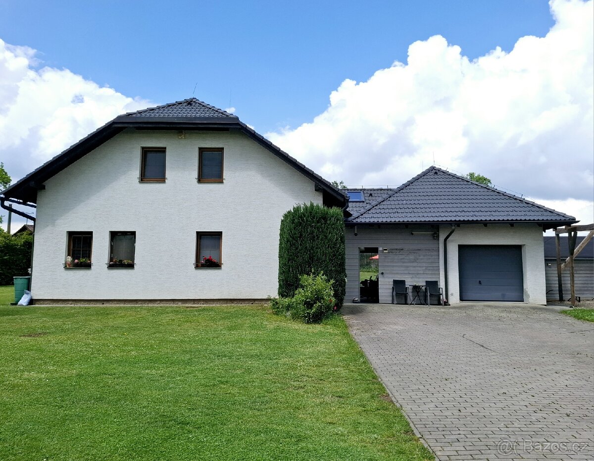 Pronajmu pokoje v dome