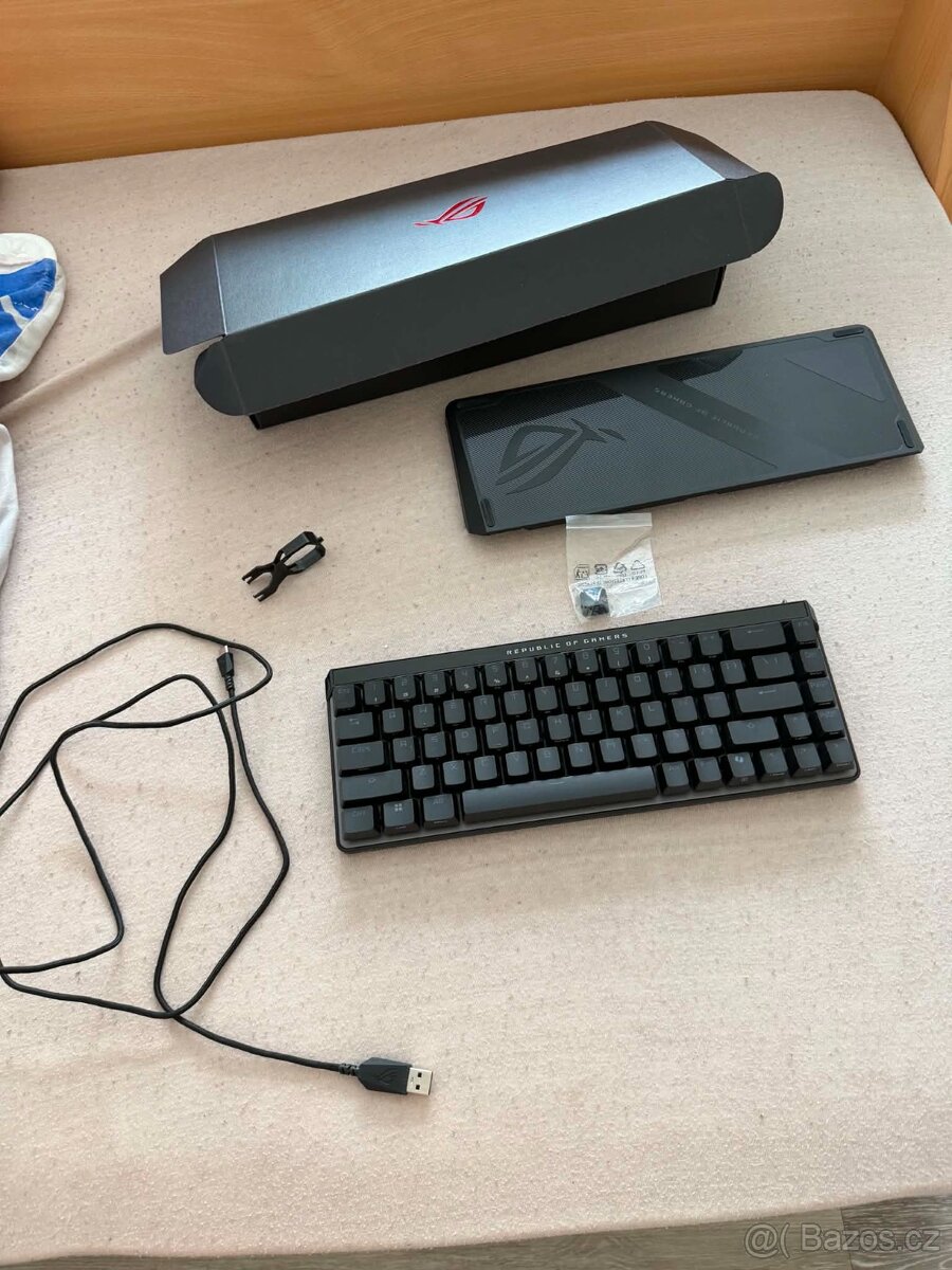 ASUS ROG FALCHION ACE HFX HALO EFFECT