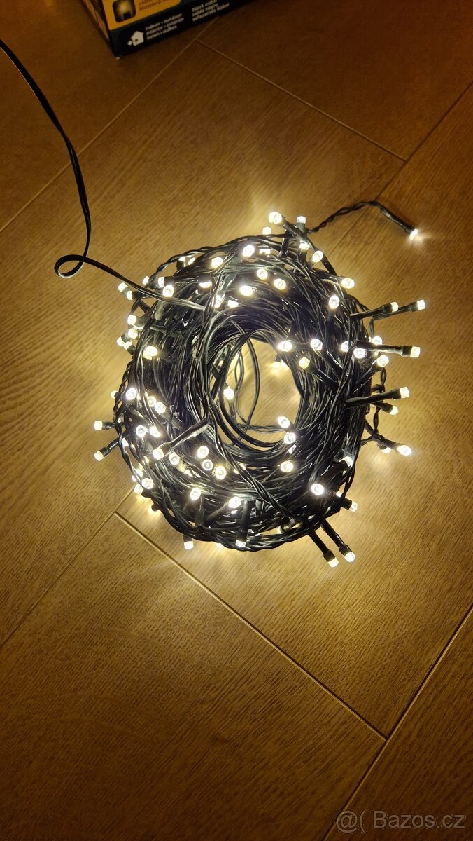 Světelný řetěz 180LED 13.5m