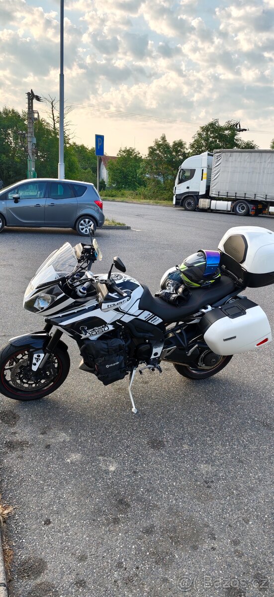 Triumph tiger sport 1050