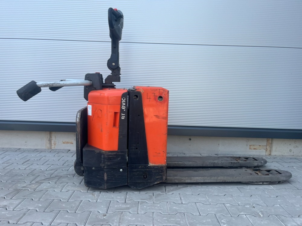 Elektrický paleták BT LPE 200/8 ručně vedený