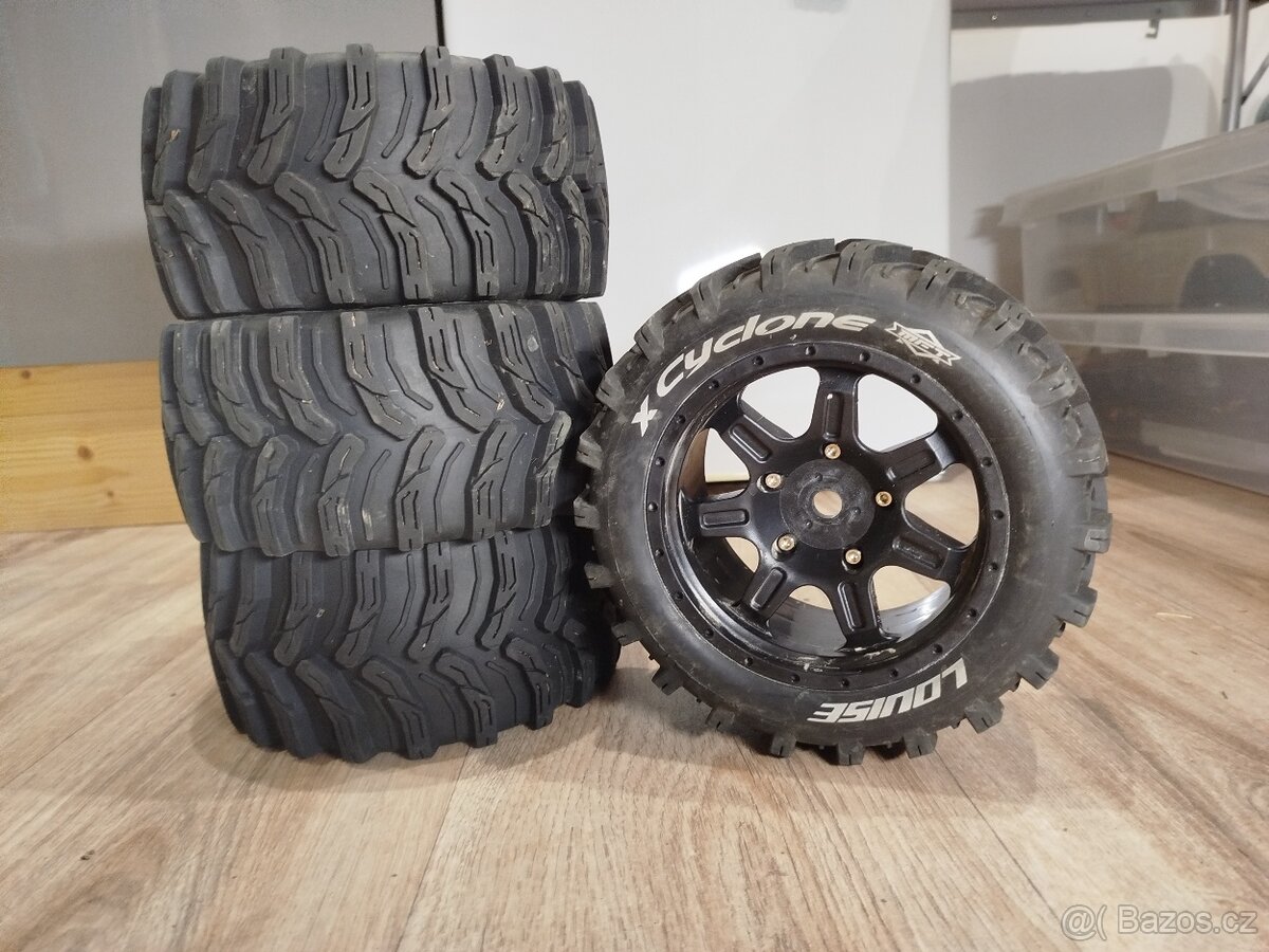 Kola pro Traxxas X maxx