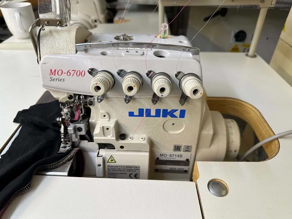 Průmyslový 4 nitny overlock JUKI MO-6714s