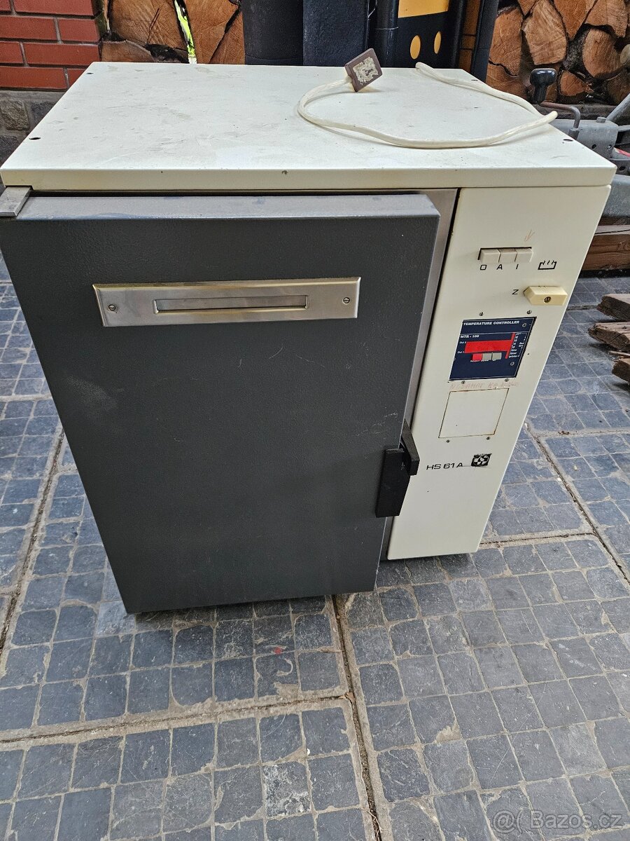 Horkovzdušný sterilizátor, vytvrzovací pec CHIRANA HS 61 A