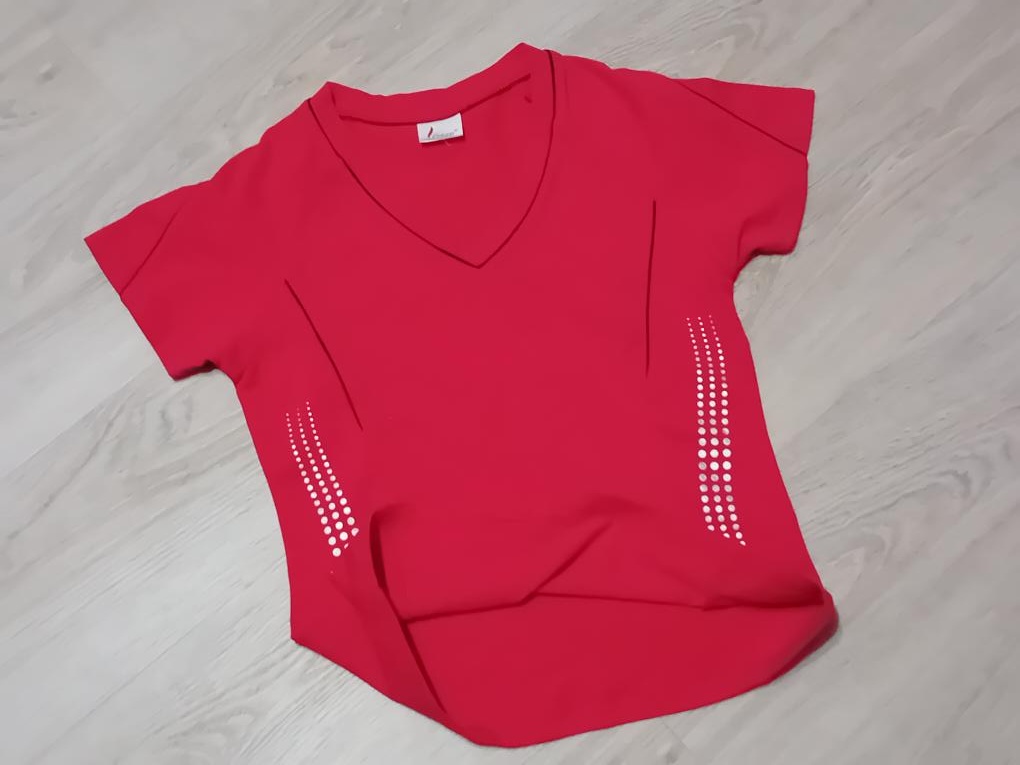 ČERVENÉ TRIČKO S VÝSTŘIHEM - vel.S/M / zn.Vivian
