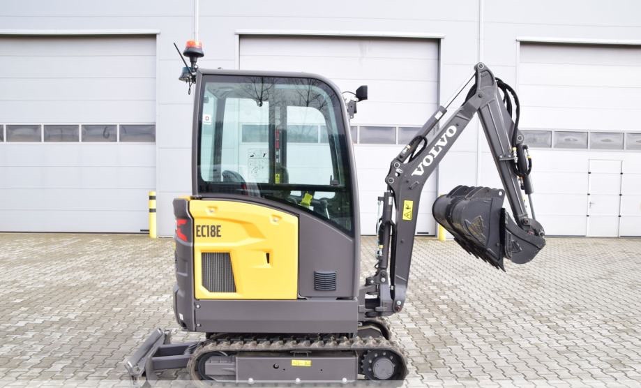 Pásový minibagr Volvo EC18E