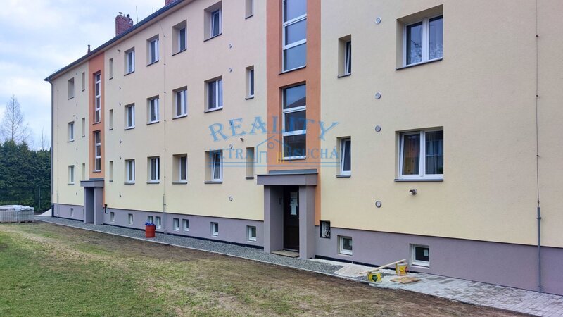 Pronájem bytu 3+kk, balkon, sklep, Velvary, ulice Malovarská