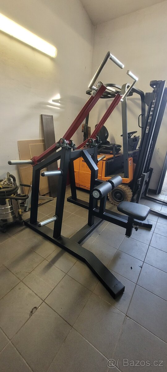 Hammer lat pulldown