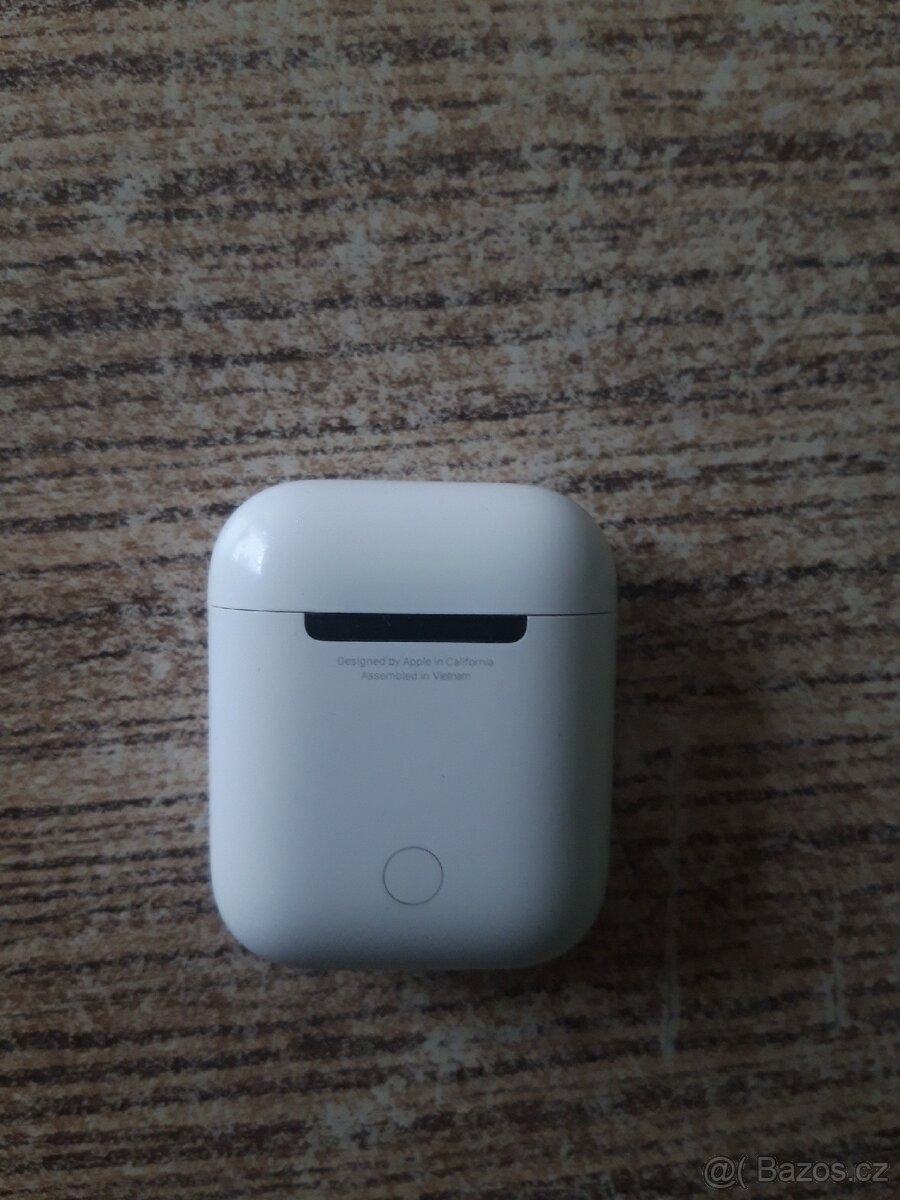 Náhradní obal na Apple airpods 2019