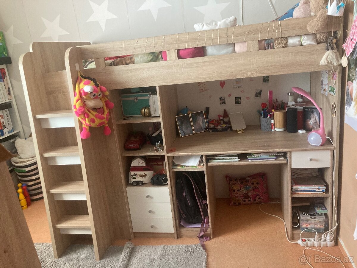 Dětská patrová postel se stolem a skříní