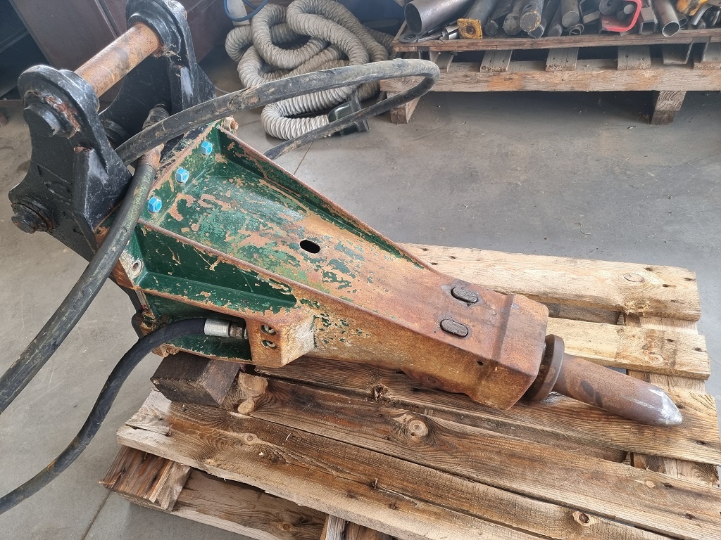 Hydraulické kladivo JCB HM385 Atlas Copco, stroje 6-9t- 3CX
