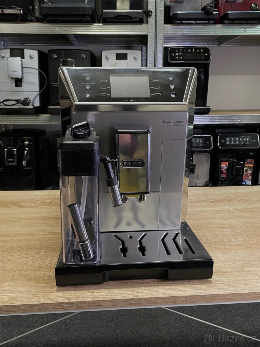 Kávovar DeLonghi PrimaDonna Class