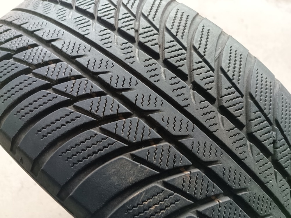 215/55 R17 BRIDGESTONE (1119)