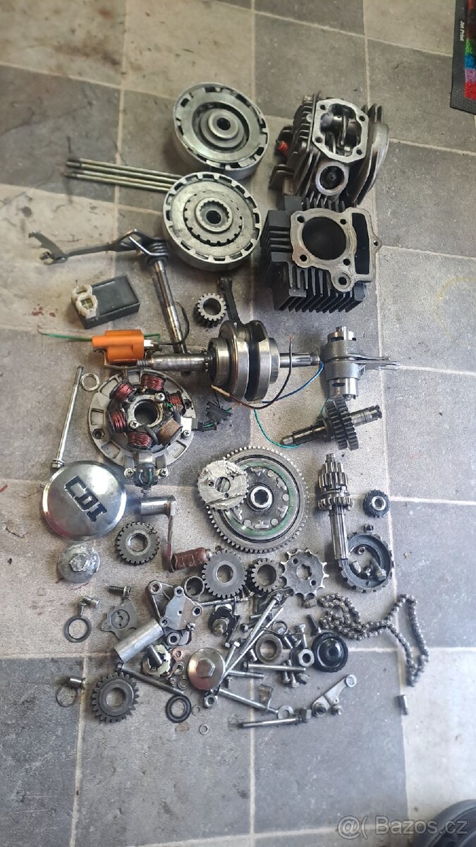 Motor pitbike 125
