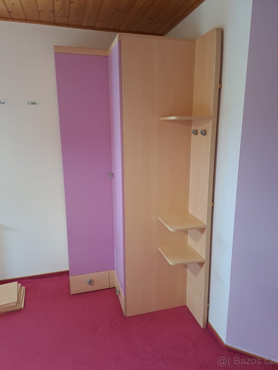 sestava nábytku do dětského pokoje