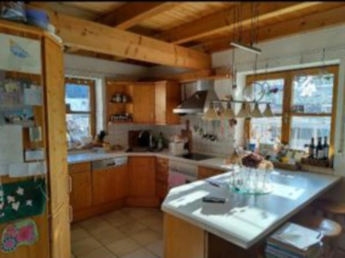 Smrková kuchyňská linka s vestavěnými spotřebiči,5561