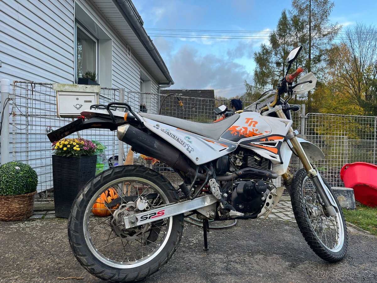 YUKI 125 TR