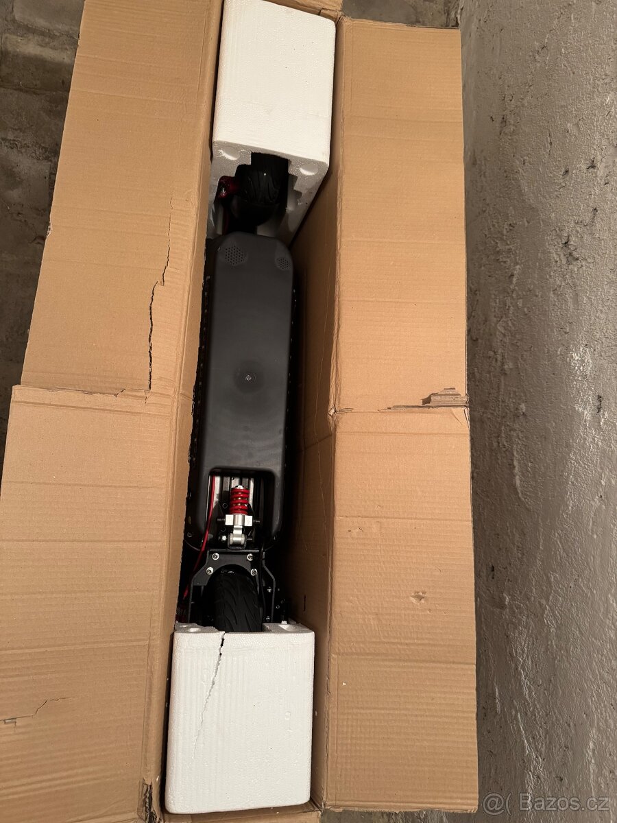 NOVÁ Laotie H6 Pro – výkonná elektrická koloběžka