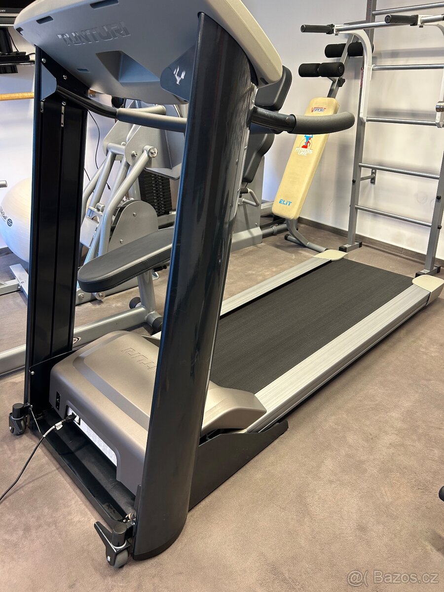 Běžecký pás TUNTURI T80