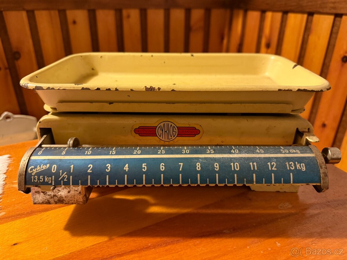 Historická kuchynnšká váha CYKLOS