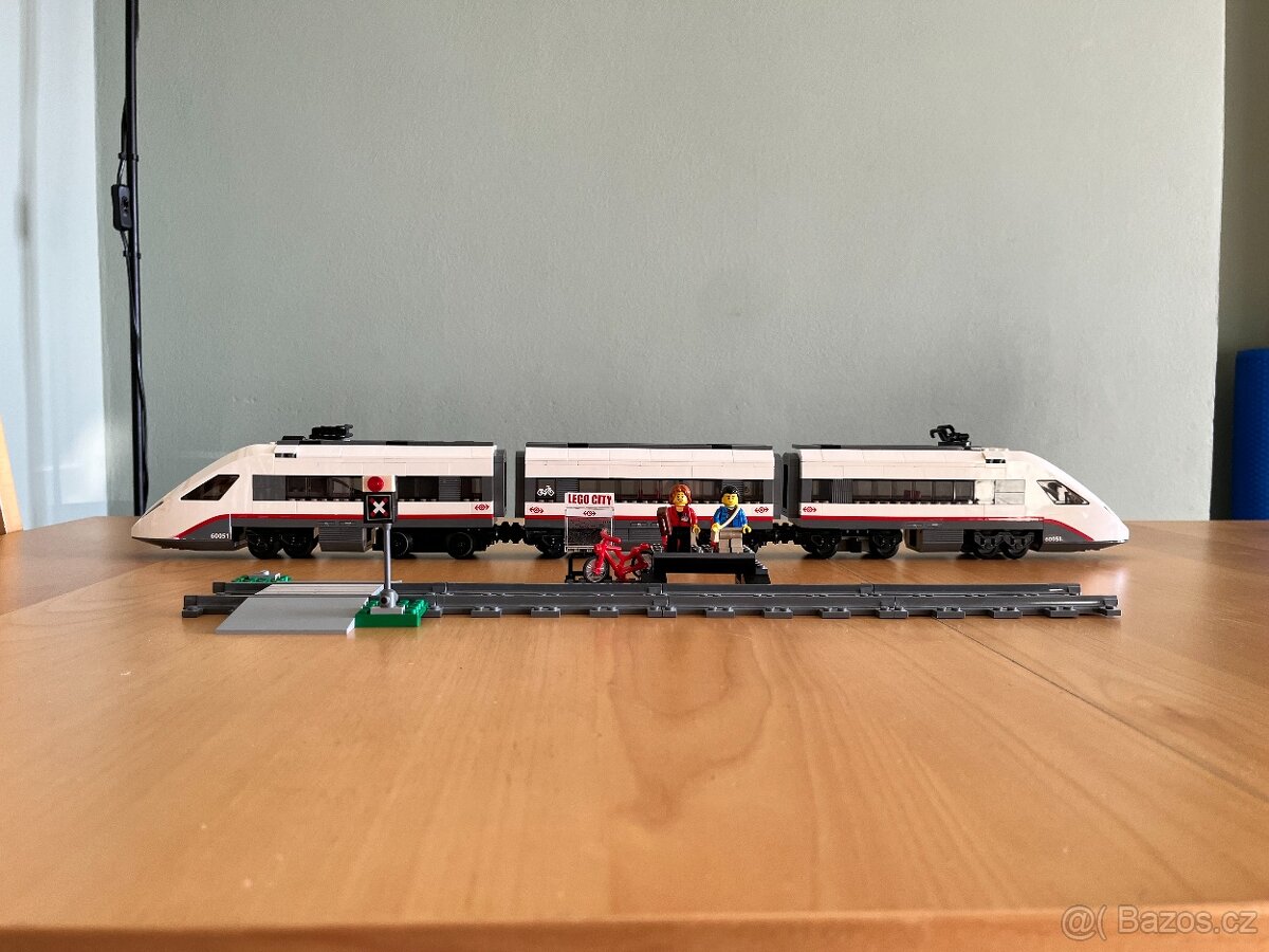 Prodám Lego city 60051 vysokorychlostní osobní vlak