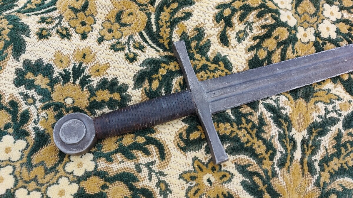 Filmová rekvizita - meč, gobelín, Johanka z Arku - Besson