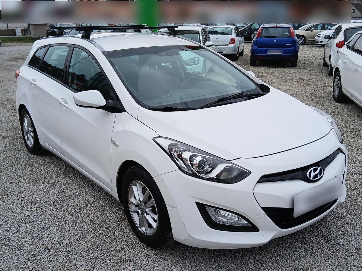 Hyundai I30 1.6 i , 88 kW benzín, 2012